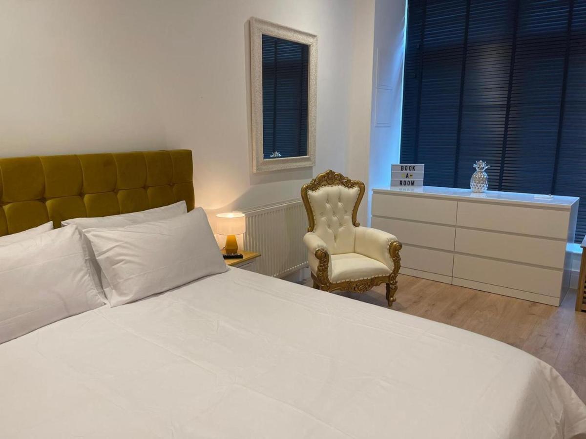 Apartament Bagshot Pennyhill Camberley Ascot Luxury 2 Beds 1 Bath Sleeps 4 Pets Ok Permit Parking Zewnętrze zdjęcie
